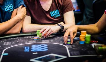 Counterfeit en fichas de poker